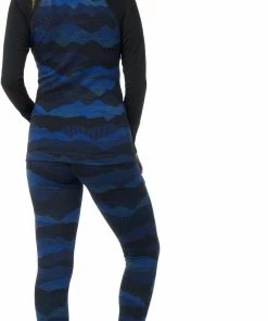 Smartwool Merino 250 Pattern Haut couche de base ras-du-cou Femme 7 Smartwool Merino 250 Pattern Haut couche de base ras-du-cou Femme -Sous-vêtements Soldes smartwool merino 250 pattern baselayer crew top boxed women blueberry hill mountain scape 3 2